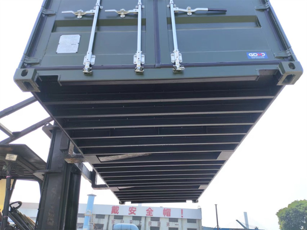 underneath 20ft Container